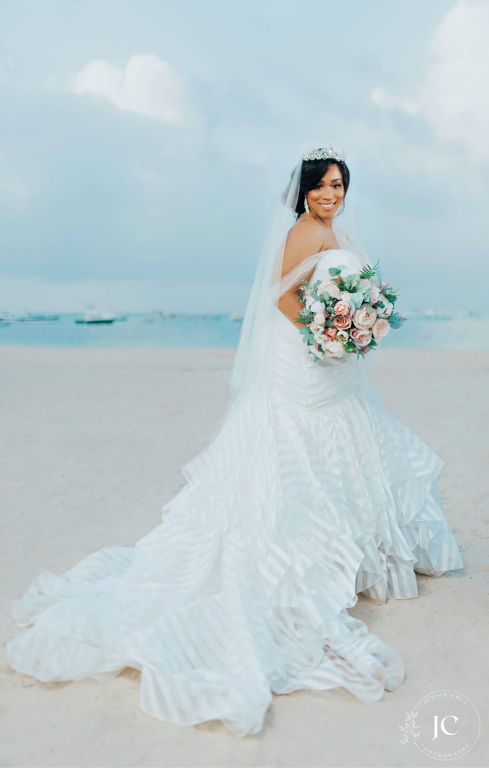 destibride-nicole-how-to-plan-a-destination-wedding-in-punta-cana-dominican-republic-jellyfish-restaurant-royalton-bavaro-resort-black-destination-bride-desti-tv-desti-guide-to-destination-weddings-2021-beach-bride.jpg