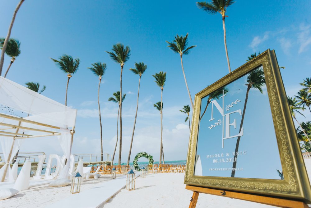 destibride-nicole-how-to-plan-a-destination-wedding-in-punta-cana-dominican-republic-jellyfish-restaurant-black-destination-bride-desti-tv-desti-guide-to-destination-weddings-2021-mirror-welcome-names.jpg