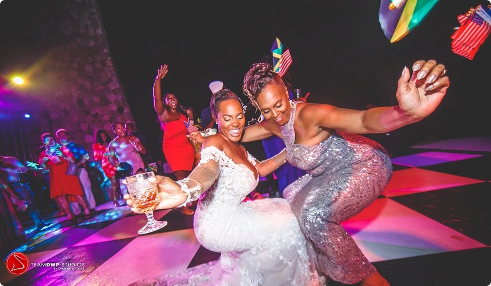 alstons-how-to-plan-a-destination-wedding-in-negril-jamaica-pattoo-castle-black-destination-bride-desti-tv-desti-guide-to-destination-weddings-desticouple-2021-0096.jpg