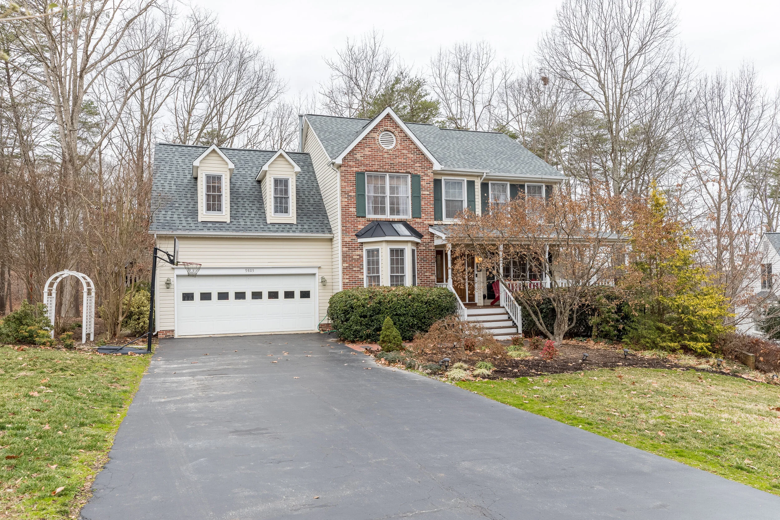 9805 Fendale Dr-3.JPG