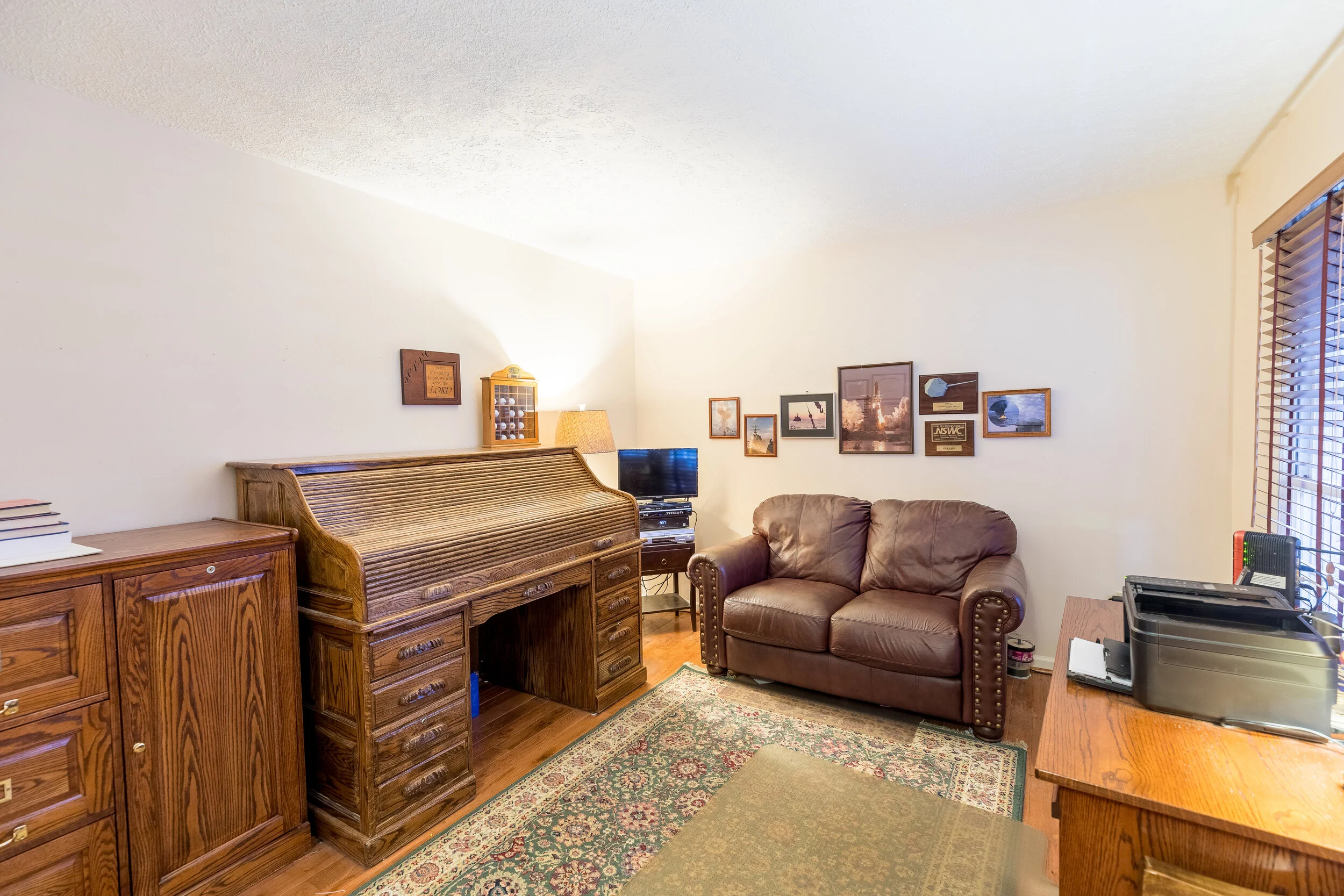 9805 Fendale Dr-13.JPG