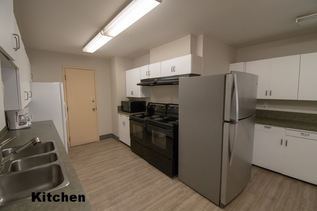 Kitchen 1.jpg