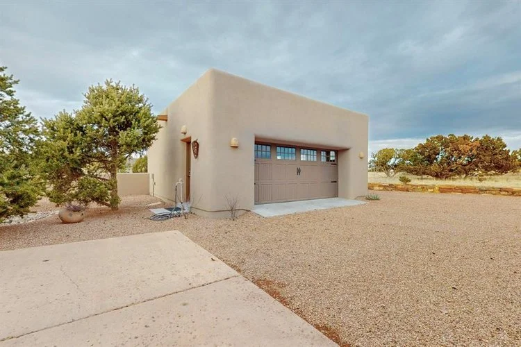 Entrada Descanso Garage 1.jpeg