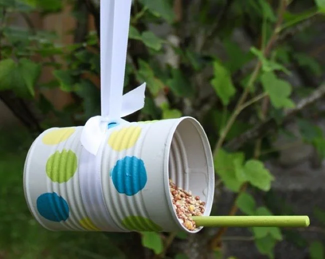 UpcycledTinCanBirdFeeder.jpg