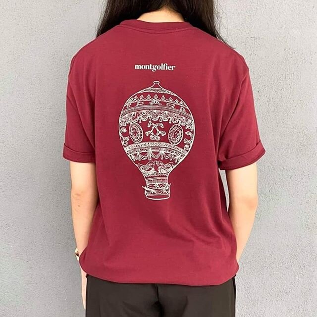 Montgolfier Short Sleeve T-shirt
. 
Material : Round neck 100% cotton 
Weight : 165gsm
Printing : Silkscreen 
Colour : Red 
Price : RM 15.00
. 
Items with confirmed payment will be shipped within 3 business days
.
Purchase link in bio 😉