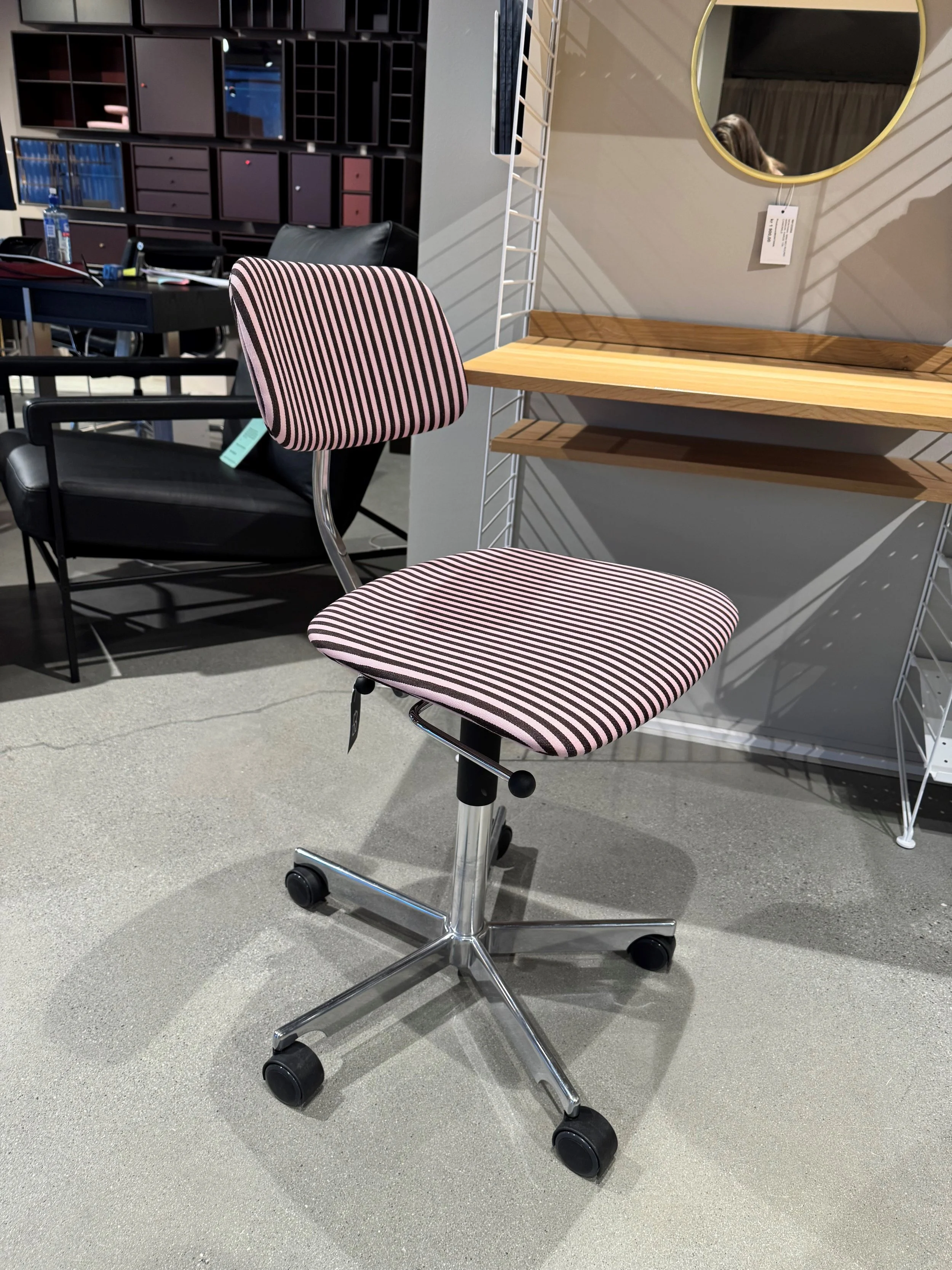 NÅ: 6.900,- Kevi kontorstol