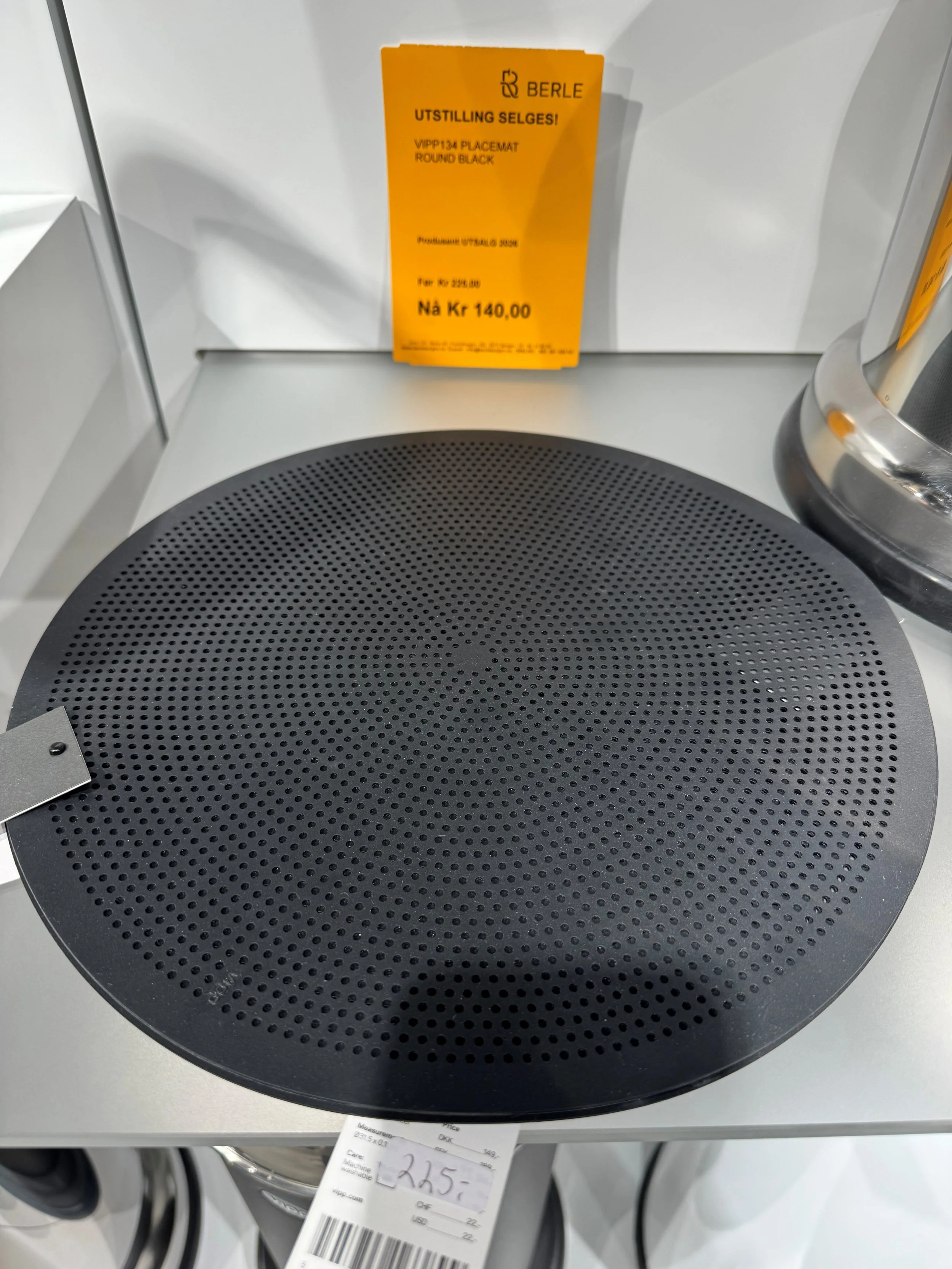 NÅ: 140 ,- Vipp134 Spisebrikke sort