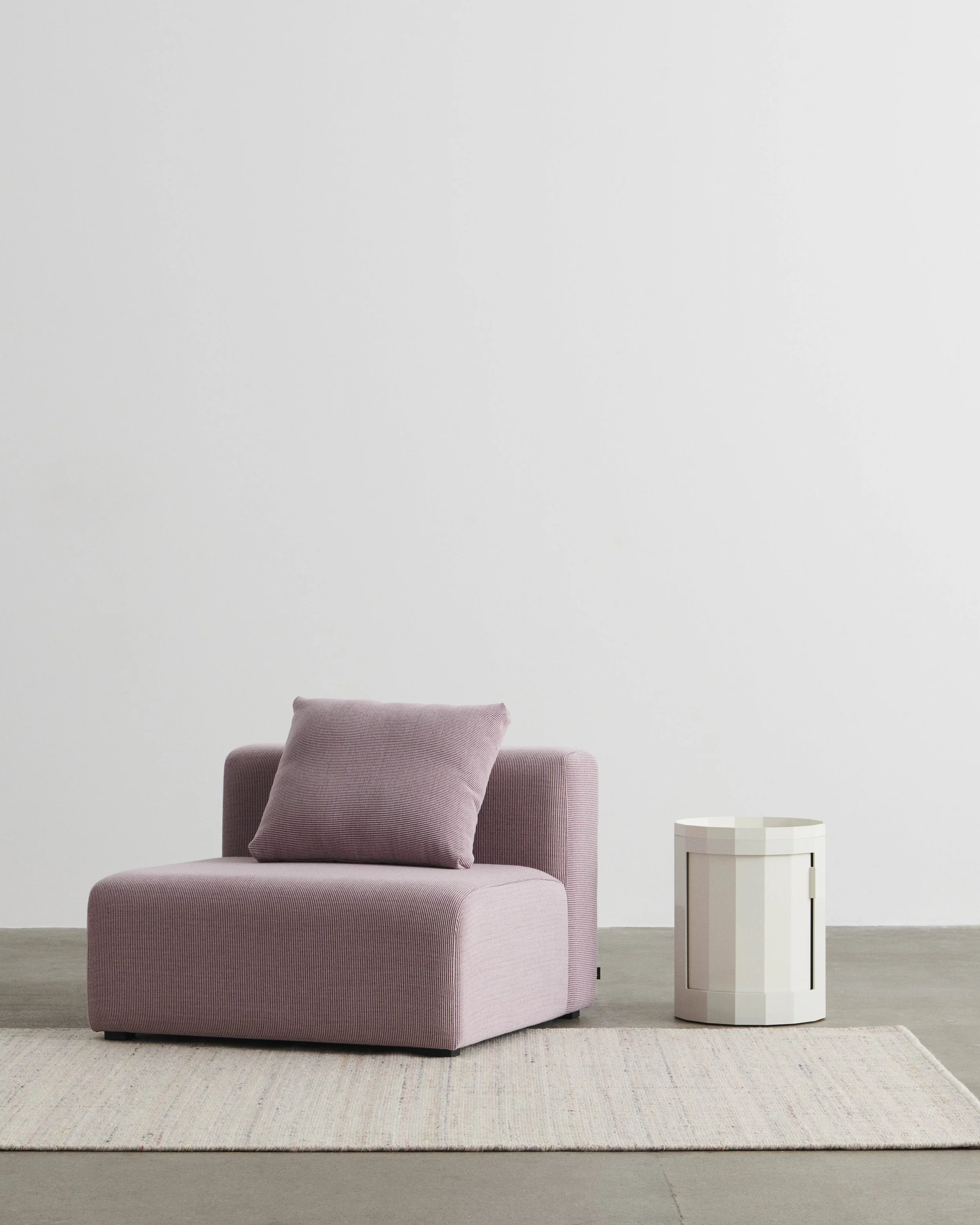 Mags Wide Middle wo armrest 1963 FS Module Yuma 1851_Mags 9 Cushion Yuma 1851_Facet Cabinet 100 eggshell.jpg