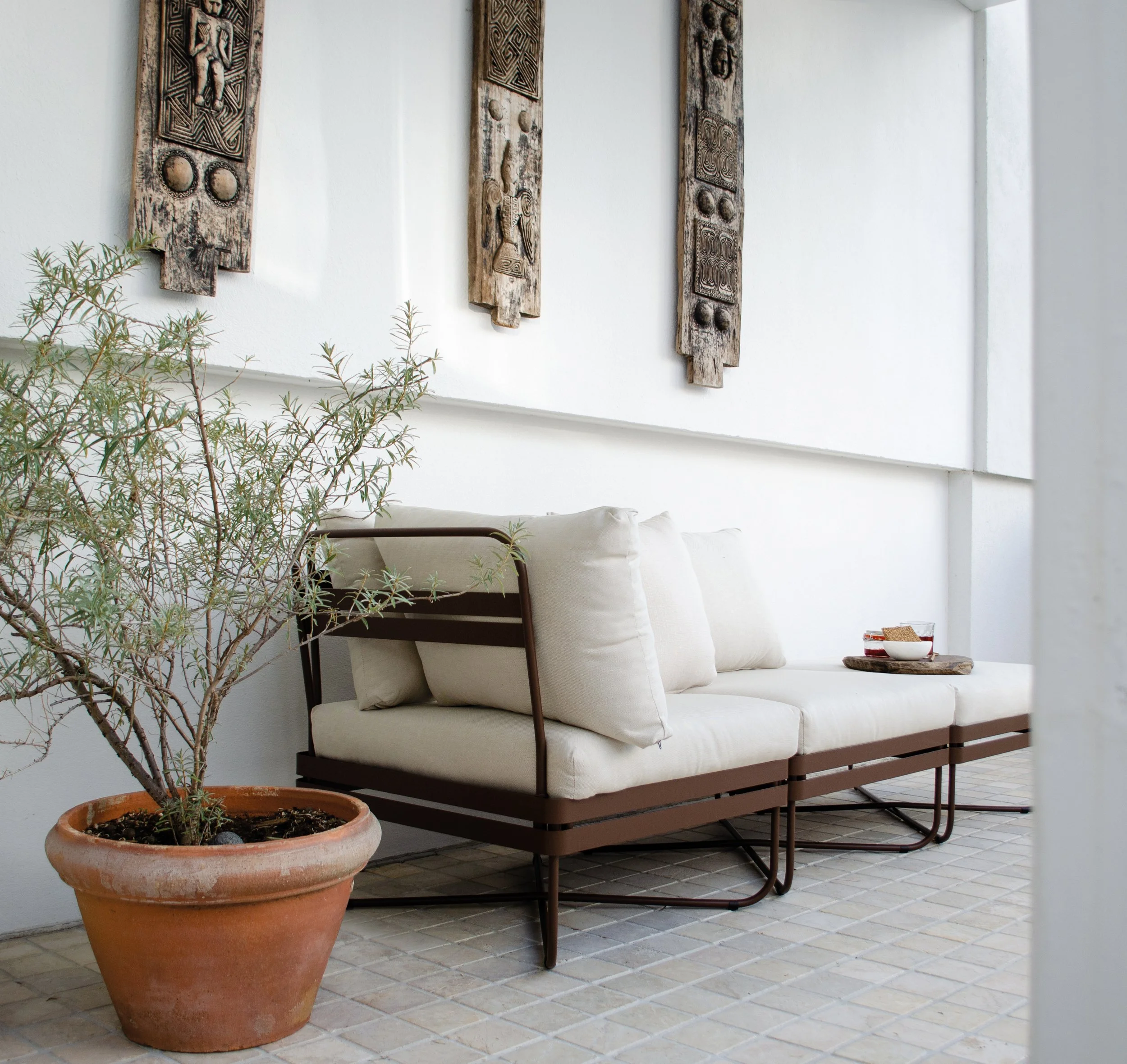 S_Outdoor-Sofa-Bris-EarthBrown-02.jpg