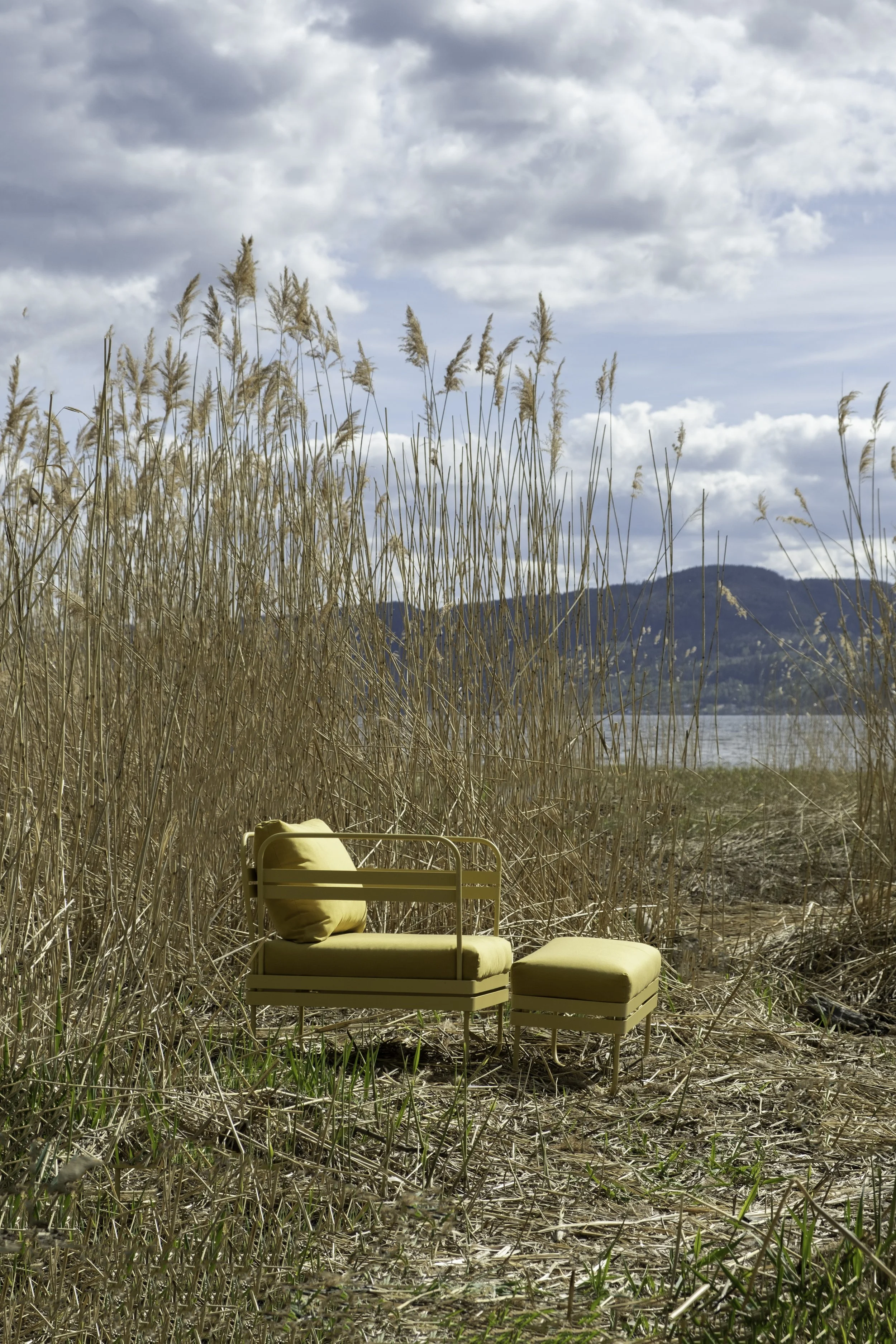 S_Outdoor-Sofa-Bris-SummerYellow-08.jpg