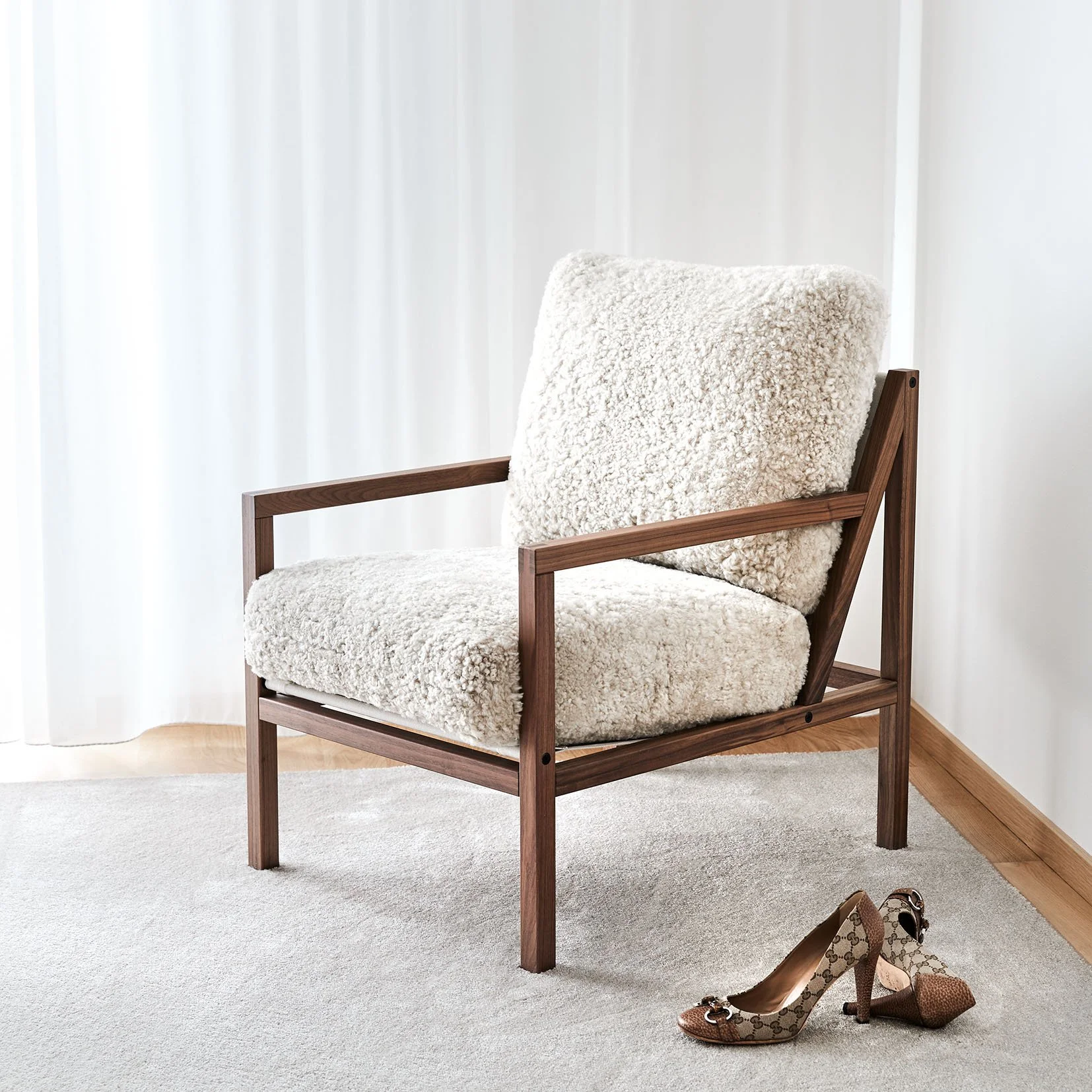 Seventy Five Wood Fårskinn.jpg