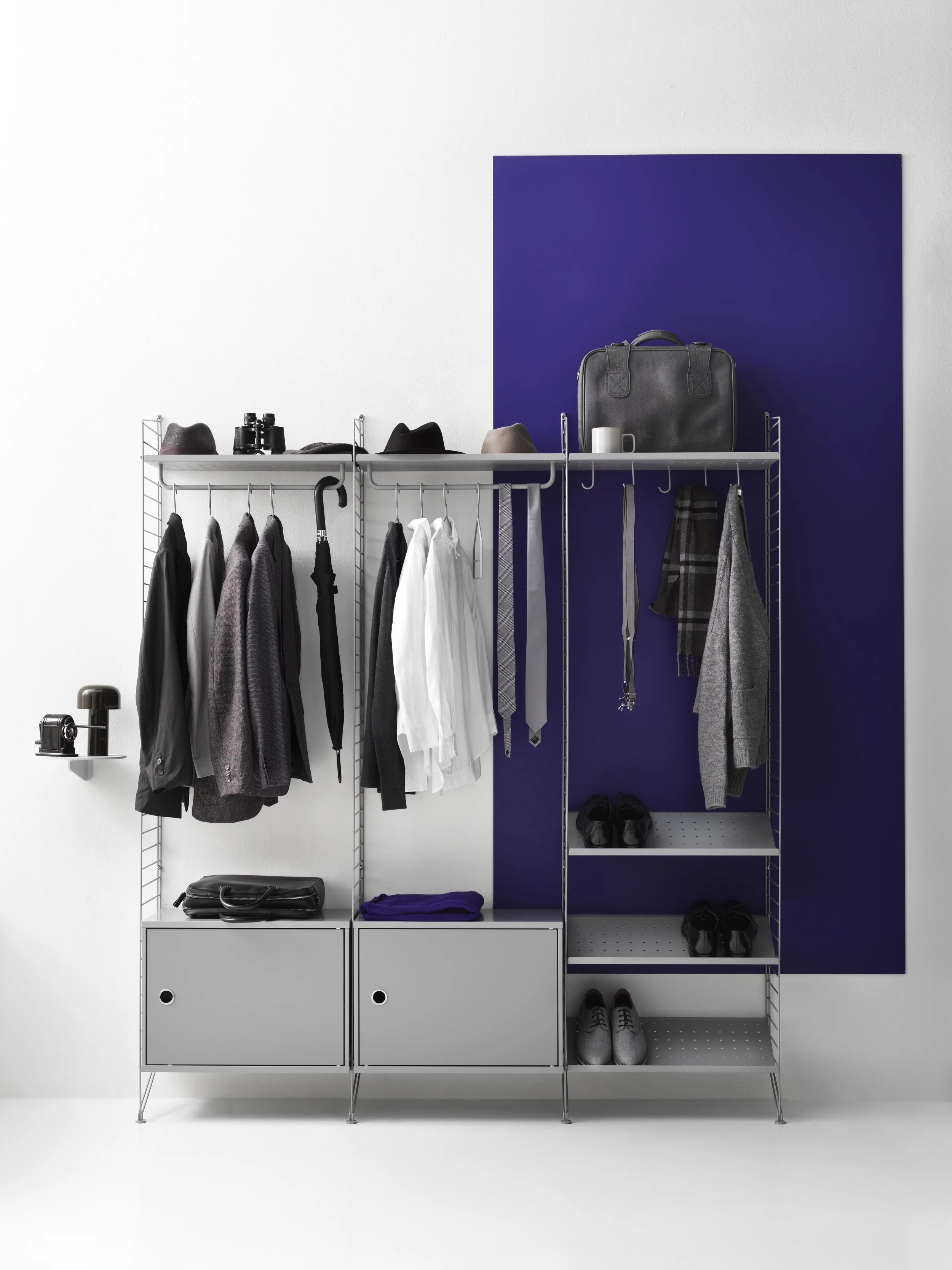 inspiration-string-system-hallway-grey-accessories-floor-panels_portrait.jpg
