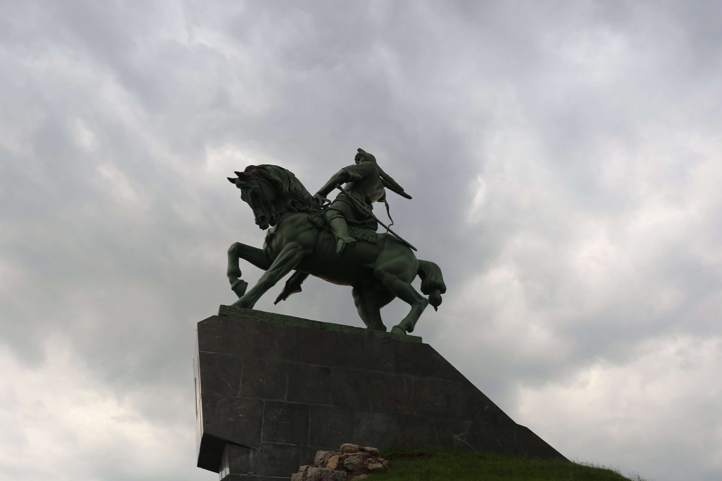 نصب سالافات يولايف التذكاري