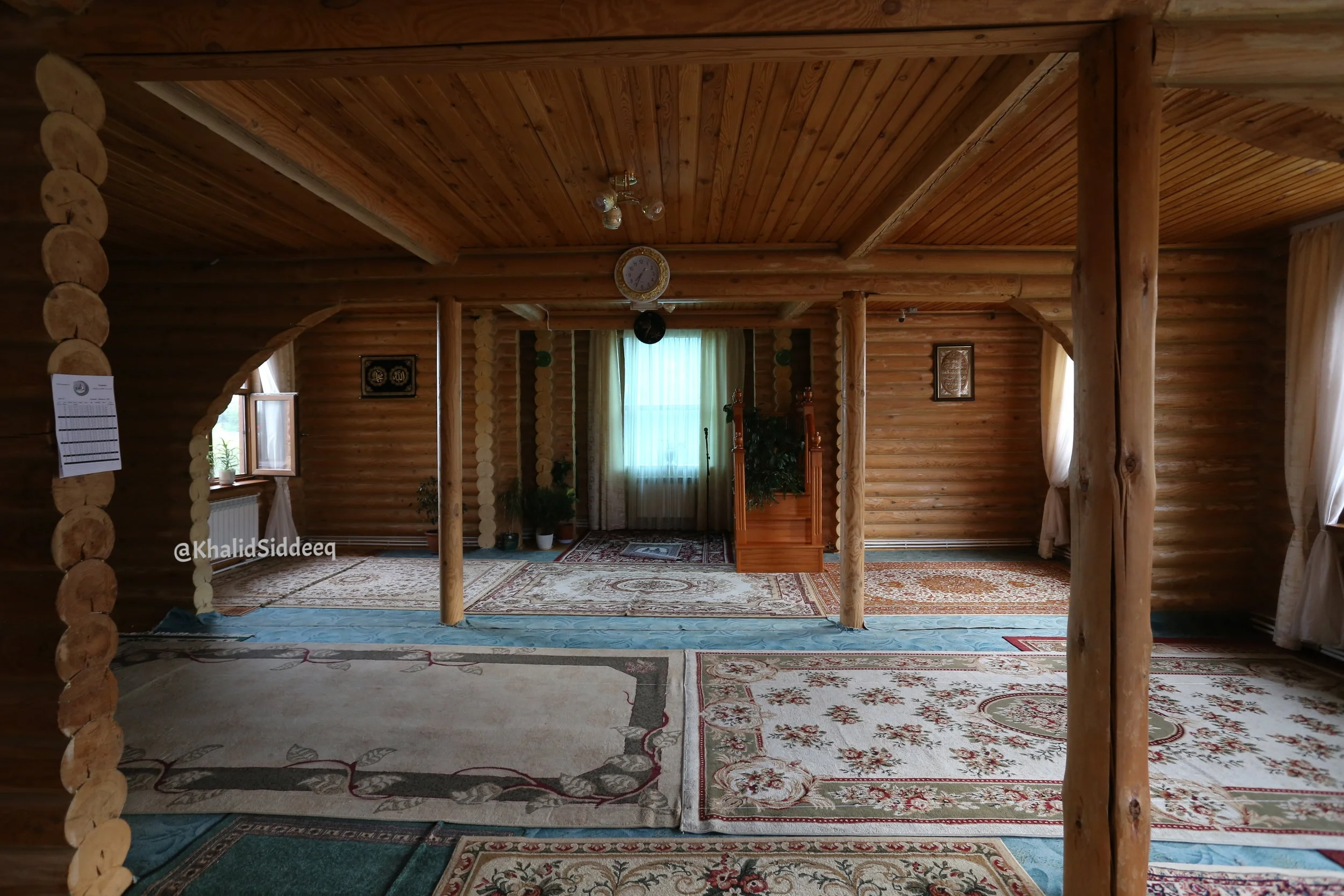 المسجد من الداخل