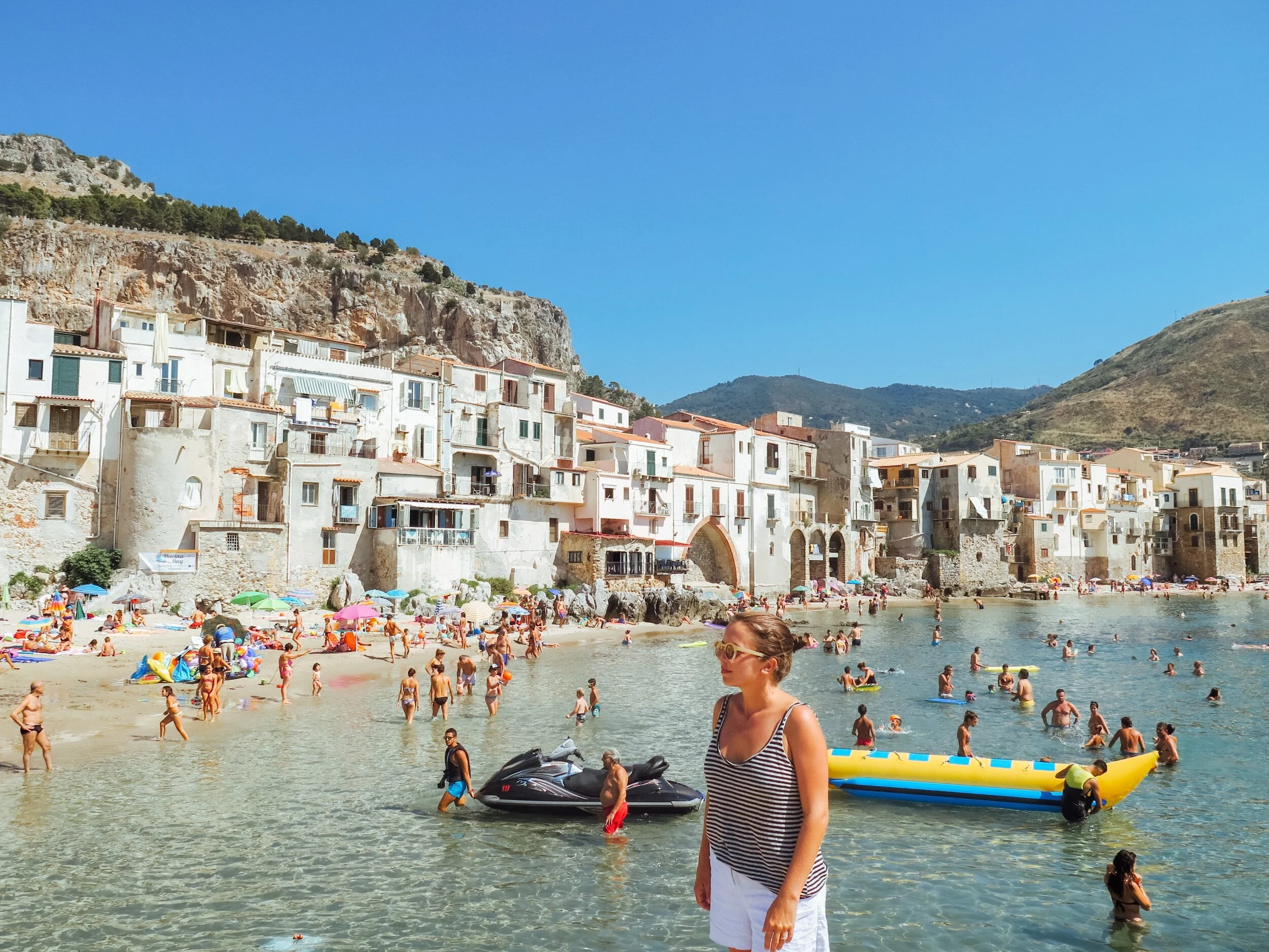  The beautiful beach of Cefalu 
