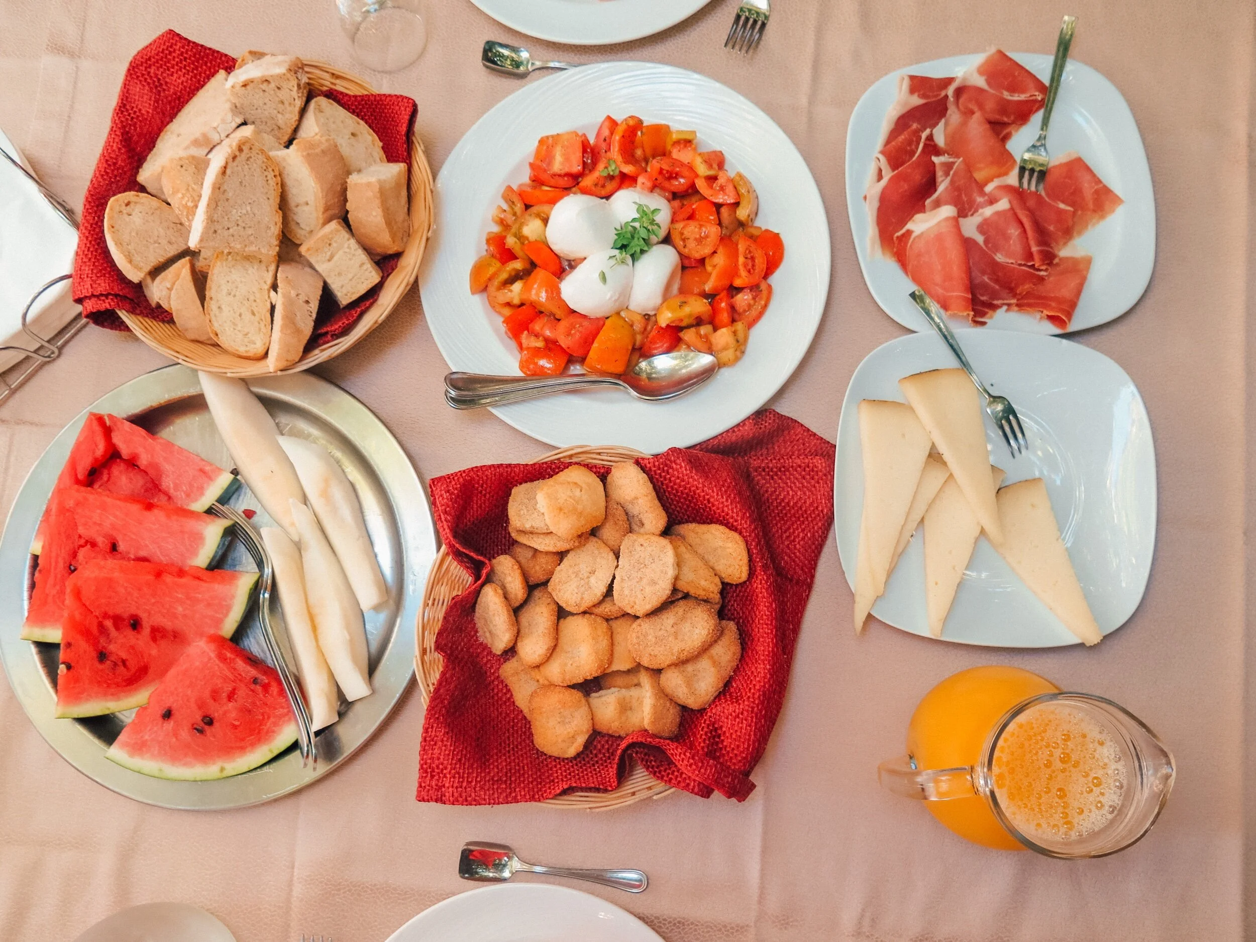  Breakfast feast at Al Lago Verde  