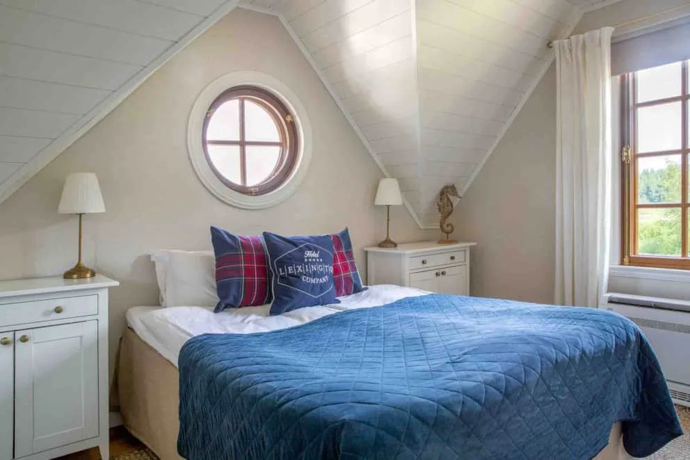 Double bed, own room.jpg