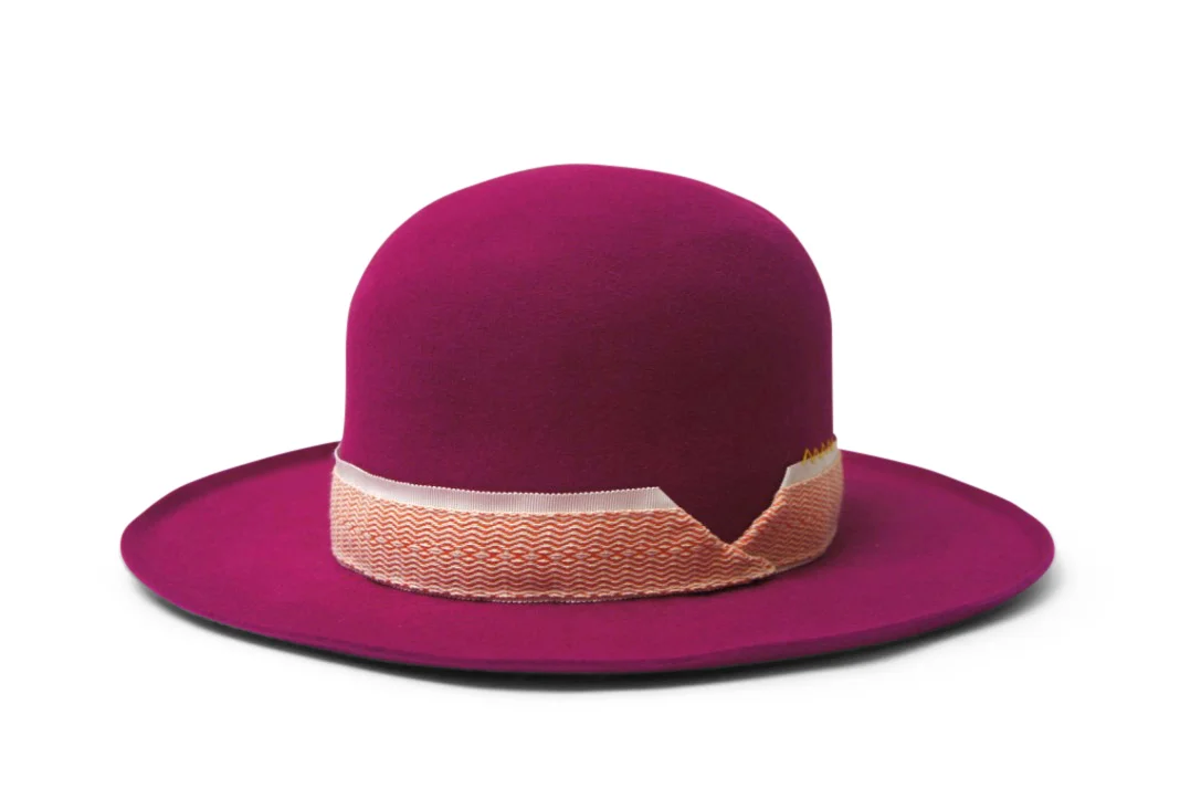 Isadora hat