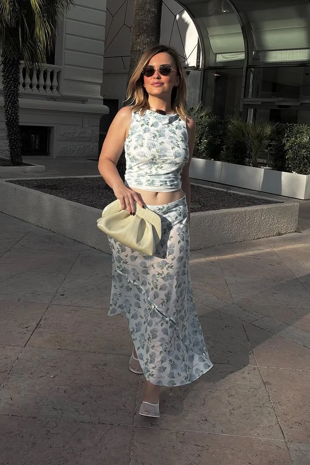 @carolinaogliaro in House of Sunny Hydrangea Asymmetric Mesh Skirt