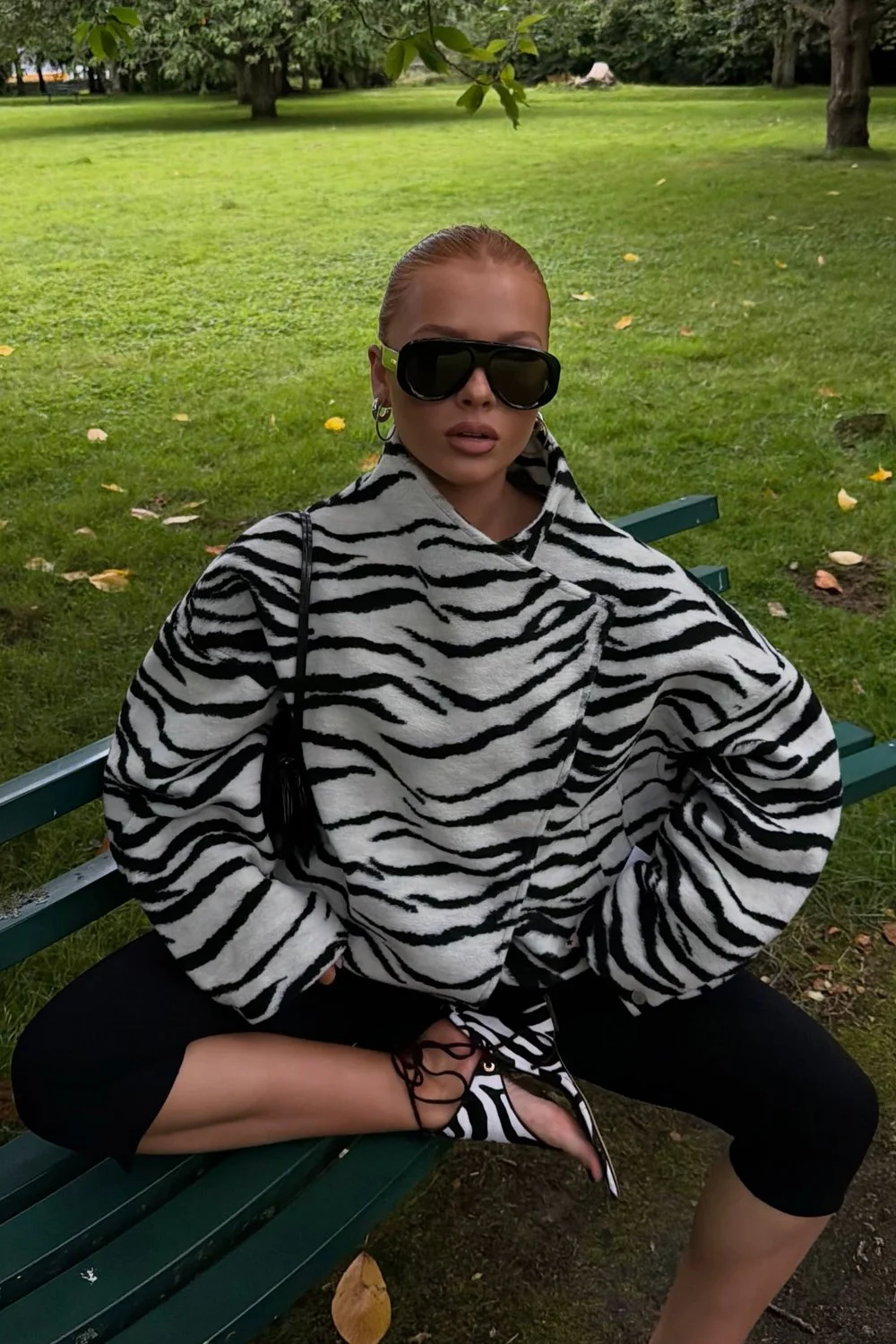 @hollyhoneyman in Le Specs Dream Boat Sunglasses - Black - Khaki Mono Polarized