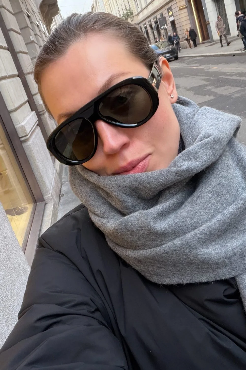 @dariazeni_ in Le Specs Dream Boat Sunglasses - Black - Khaki Mono Polarized