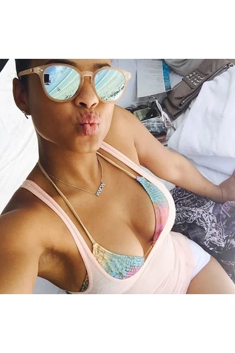Christina Milian in Le Specs Bandwagon Sunglasses - Raw Sugar
