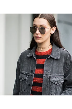 Bella Hadid in Le Specs Prince Mirrored Aviator Sunglasses - Matte Black