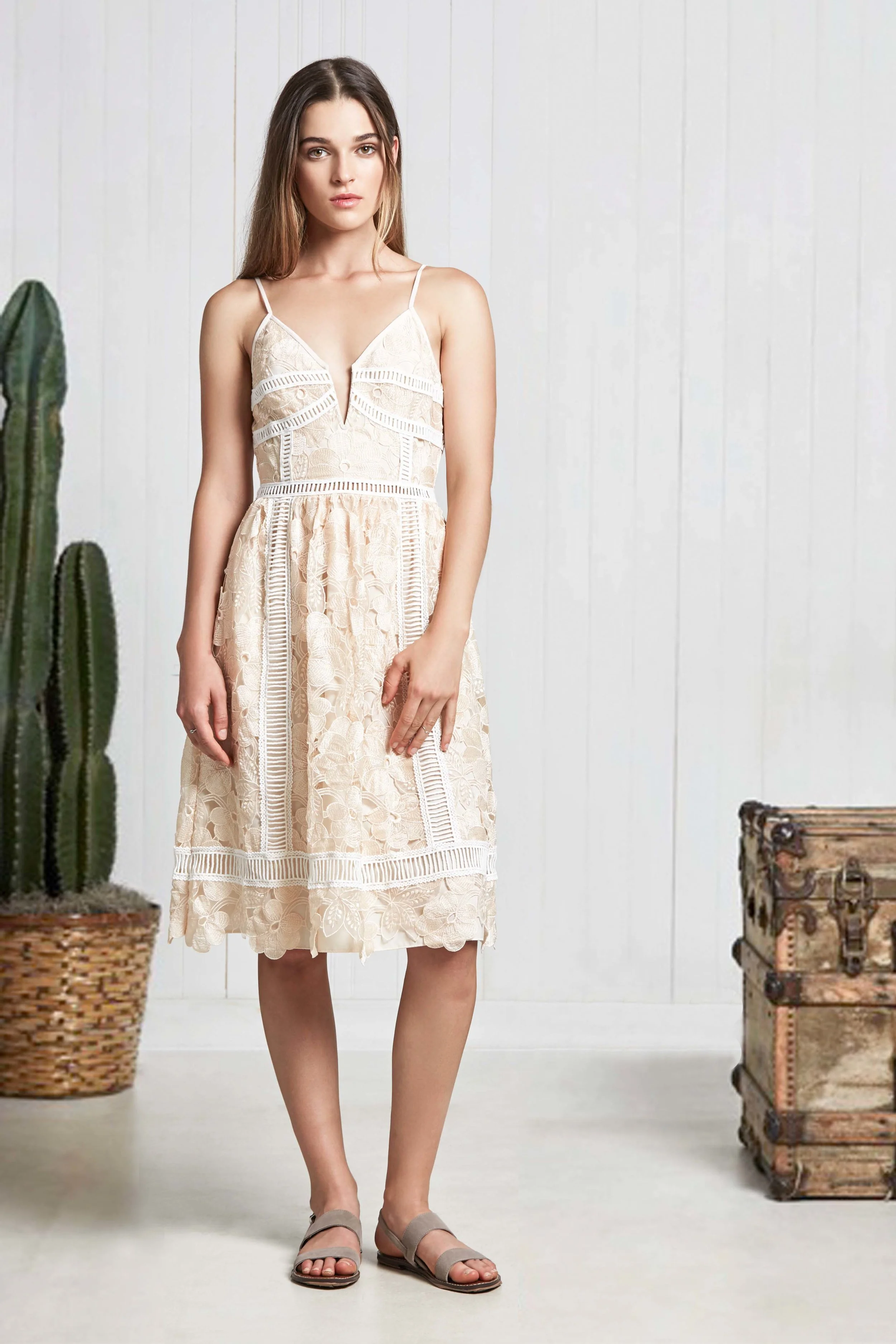 Saylor Hattie Floral Embroidery Dress