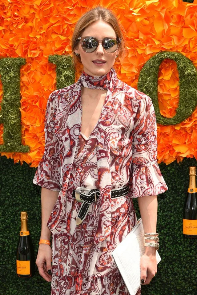 Olivia Palermo in Le Specs Halfmoon Magic Sunglasses - Stone