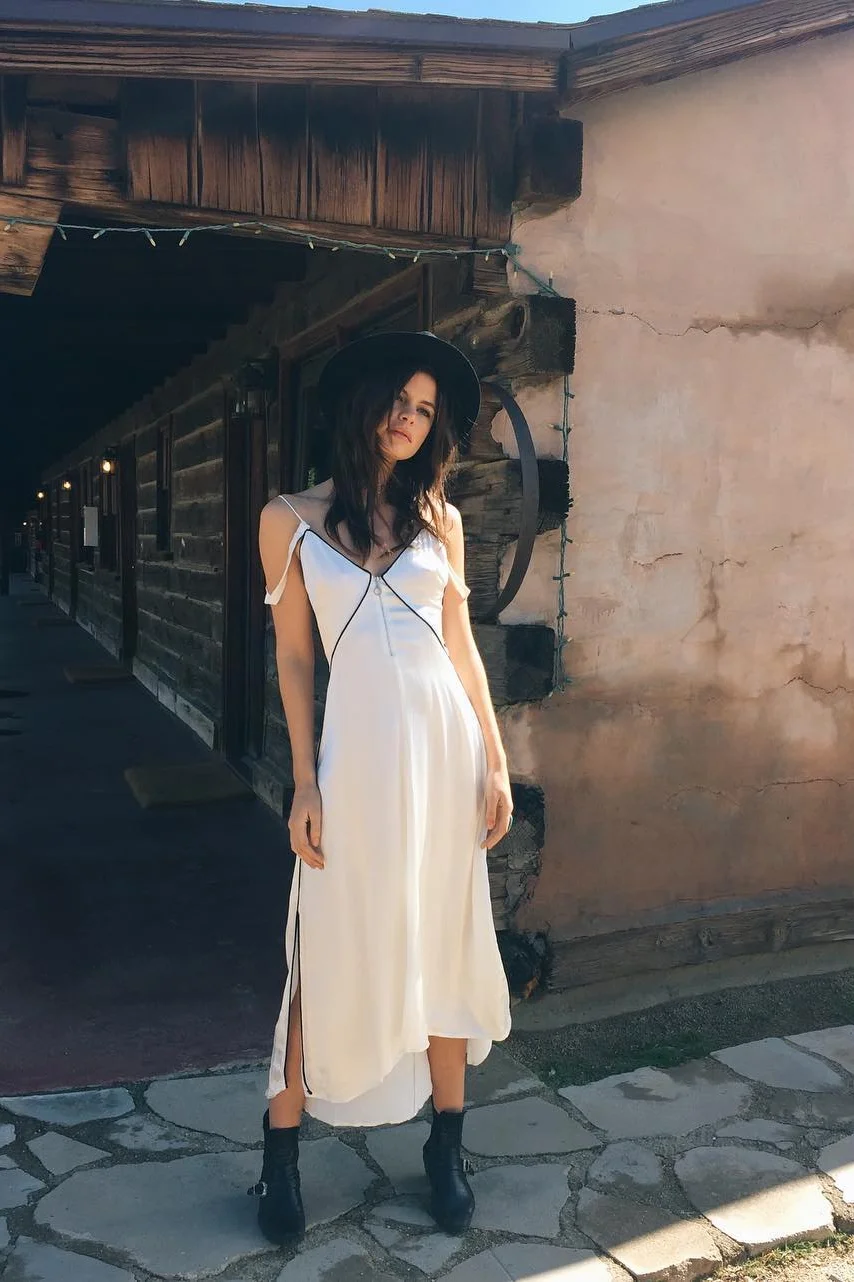 Becca Lane of @becclane in Line & Dot Dita Zip Dress