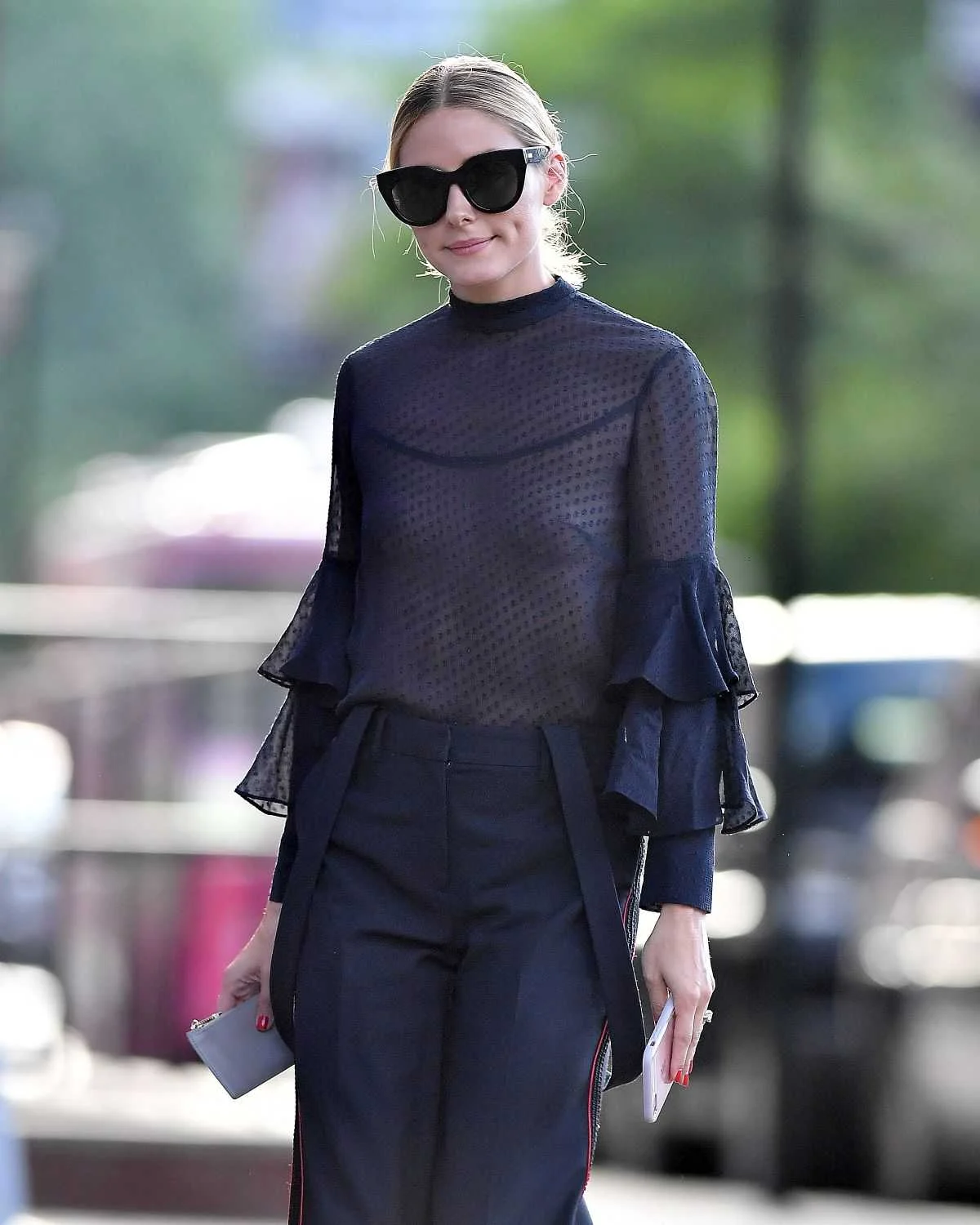 Olivia Palermo in Le Specs Air Heart Sunglasses - Black