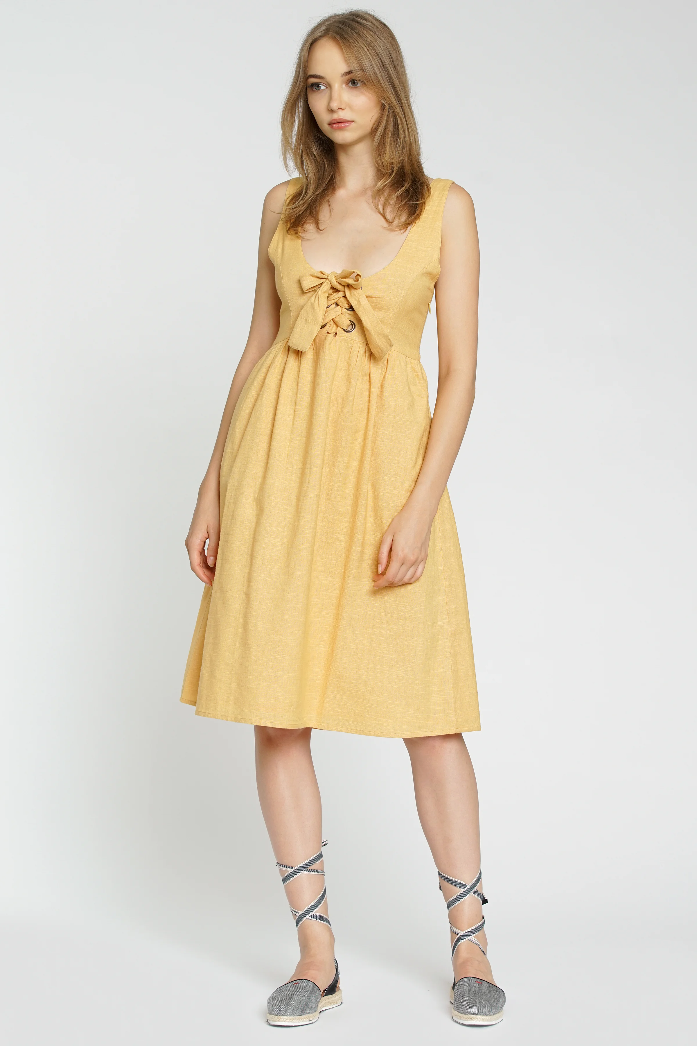 dRA Sunshine Lace Up Dress