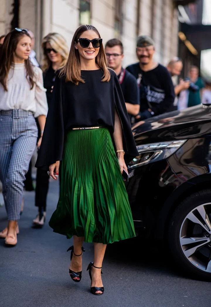 Olivia Palermo in Le Specs Air Heart Sunglasses - Black