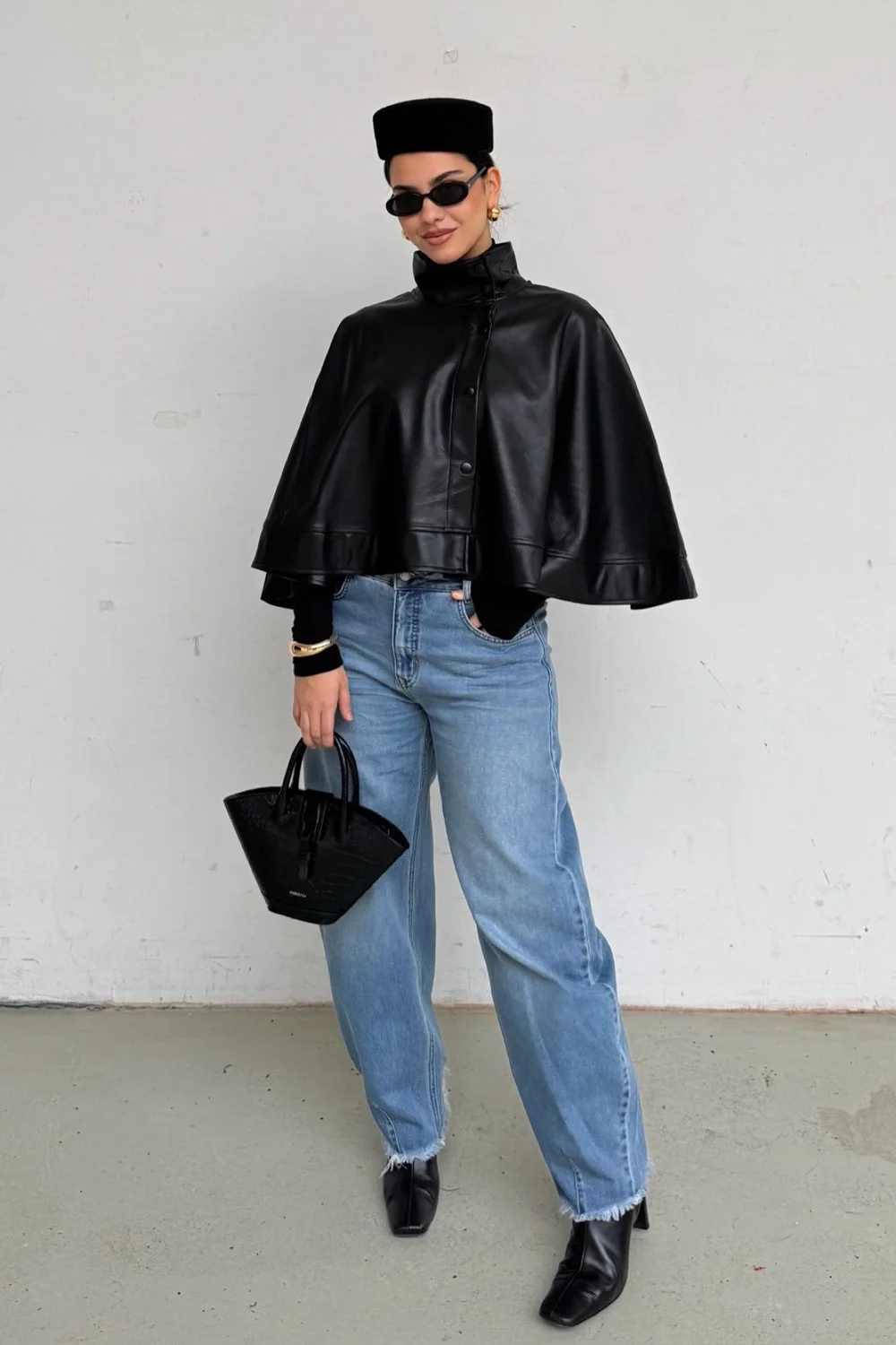 @bella.emar in Le Specs Outta Love Sunglasses - Black