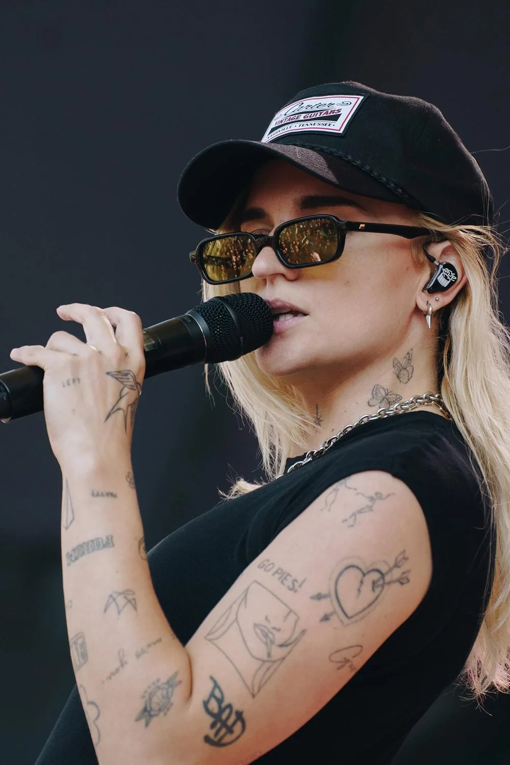 @gflip in Pilferer Sunglasses - Black