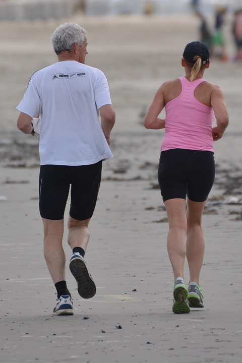 Beobachten Sie einmal Menschen, die sportlich topfit sind. Kennen Sie einen, der oft dazu neigt, emotional über Bord zu gehen ?