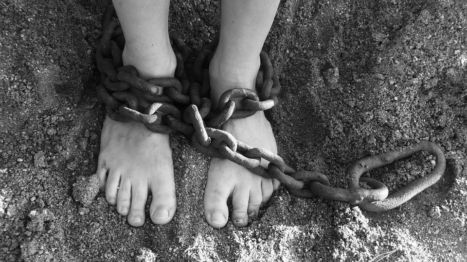 Ein vernünftiges Strafsystem kann durchaus zu Erfolg führen. Bei vielen Kindern führt nicht balancierte Strafe zu Resignation oder Rebellion. Dies wird deren Beziehungsfähigkeit zusätzlich belasten.