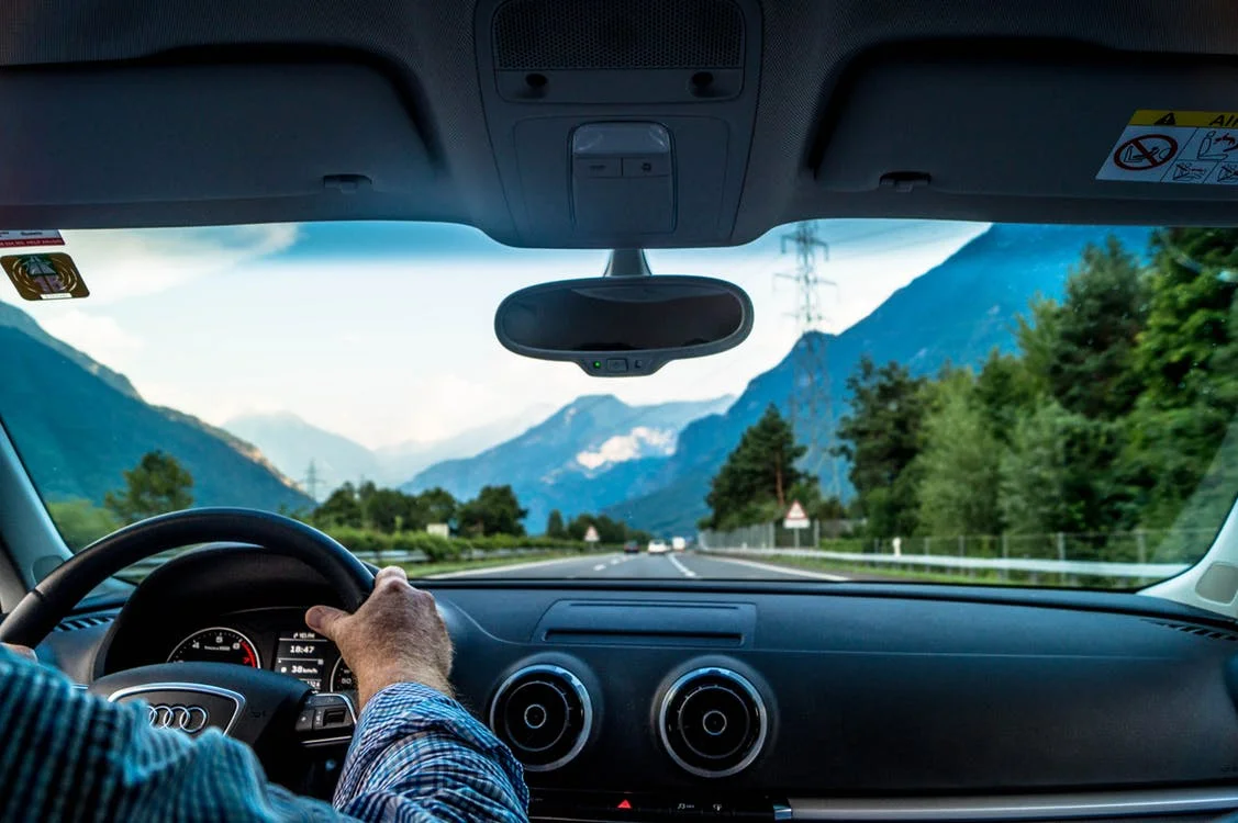 Eustress auf Deutschen Autobahnen - endlich so schnell fahren, wie man möchte... Wunderbar! Nicht alle Menschen erleben das so. Für viele ist das Autofahren ein Disstress !