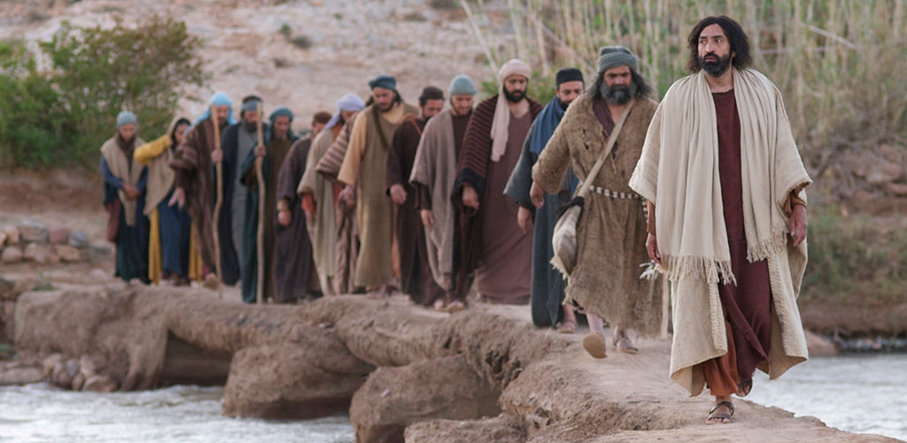 Jesus nachfolgen ist mitunter mit grossen Herausforderungen verbunden. Es ist SEIN Interesse, dass sich dadurch unser Charakter auf seine Wiederkunft vorbereiten kann. Schliesslich hat ER für uns bereits eine Wohnung vorbereitet !