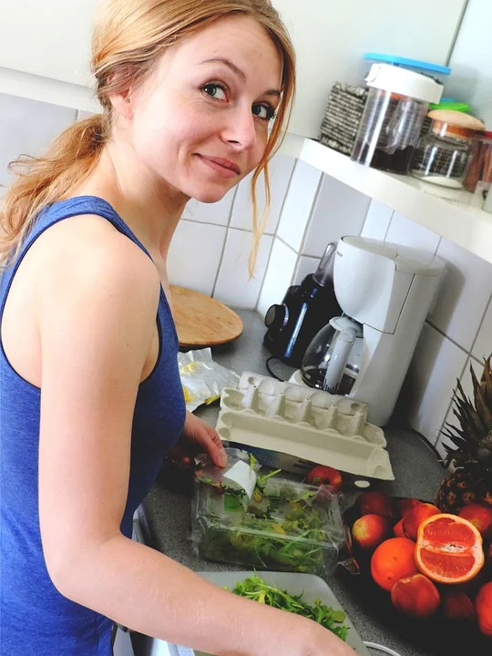 Unglaublich, was eine Mutter für ihre Familie in der Küche leistet ! Sie übernimmt damit Verantwortung für die Ernährung und Gesundheit der ganzen Familie.