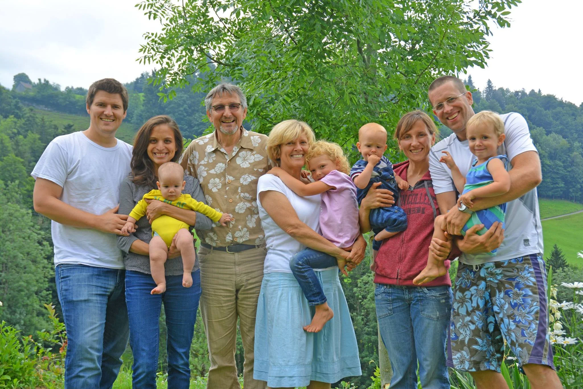 .... In einer Familie können viele dieser wichtigen Lebenskriterien gepflegt werden. Die Jungen sollen von den Älteren und deren Erfahrungen profitieren können. Dazu gehört auch das Glaubensleben, ein Leben für etwas Grösseres, Besseres, Tieferes und Lieberes. .. Many of these important principles can be practiced in a family. The young should be able to learn from their elders and profit from their experience, including their faith. This is their motivation to live their lives for bigger, better, higher, deeper and more loving goals. ....