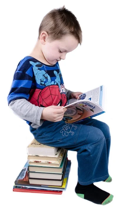 .... Wie kann Kindern schützende Werte vermittelt werden. Durch ‘wertvolle’ Geschichten. Früh übt, was einmal eine Leseratte werden will ! Gute Literatur, auch vorgelesen, trägt viel zur Wertevermittlung bei. Kinder, die dieses Privileg erhalten haben, sind privilegiert. .. How can children be taught protective values? Through 'valuable' stories. Successful bookworms start young! Reading or listening to good books can do a lot toward forming a child’s values. Children who grow up with the privilege of good literature have great advantages. ....