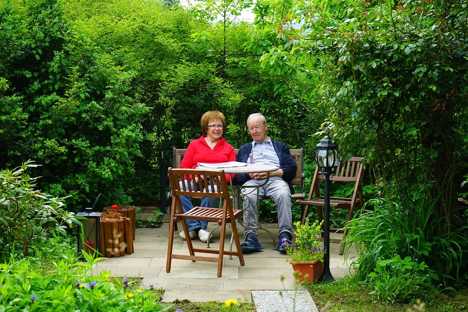 .... Wie kommt es, dass es Ehepaare gibt, die schon über 30 Jahre verheiratet sind und toll miteinander auskommen. Sie lösen die meisten Herausforderungen gemeinsam, kennen ihre eigenen Stärken und Schwächen und wissen, wann sie mal Hilfe von aussen holen müssen. Wunderbar ! .. How can some couples still get along fabulously after over 30 years of marriage? They meet most challenges together and know each other’s strengths and weaknesses. They also know when they need help from the outside. Fantastic! ....