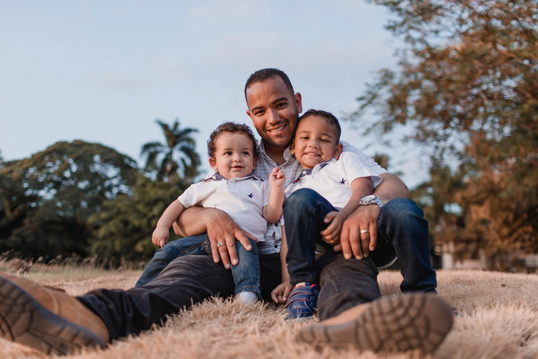 .... Ist echte Liebe (siehe BLOG ) die Motivation, wird sich die positiv ausgelebte Grundhaltung auf das Kind übertragen. Ist aber egoistische Selbstliebe die Motivationsgrundlage, überträgt sich das ebenso auf das Kind, leider nur in negativer Weise. .. If true love (see BLOG ) is the motivation, this attitude will be discerned and emulated by the children and the fruit will be sweet. If selfishness is the main driver, the end result will be less than desirable. ....