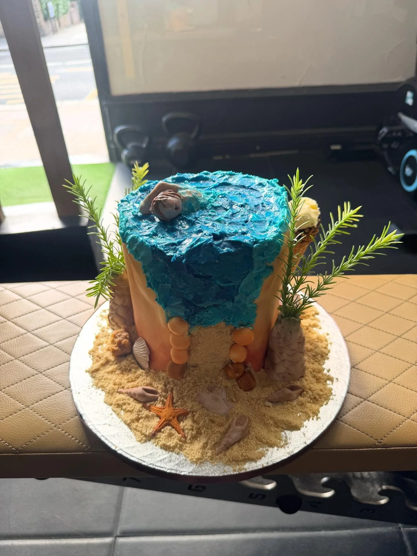 Some how made it to 8 years - a cake to show my life 🤓

#cake #anniversary #gym #fit #fitspo #wellness #health #holidays #swim #beach