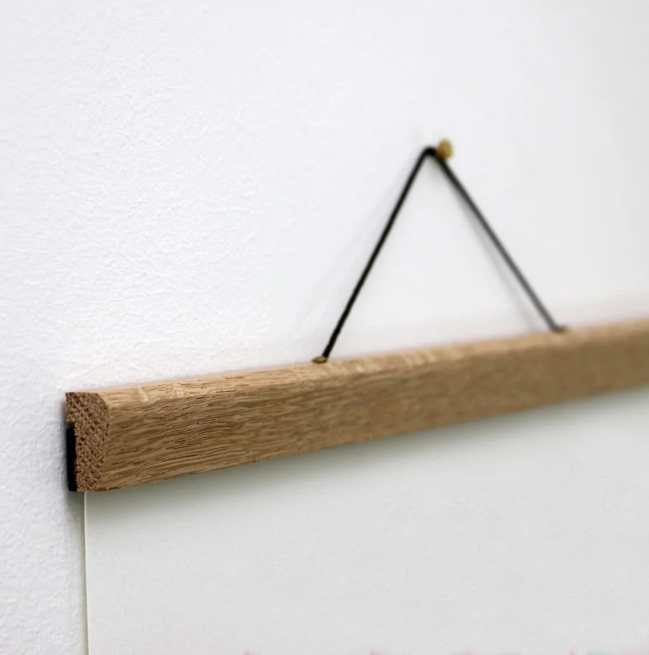 Oak Hanger Close Up.jpg