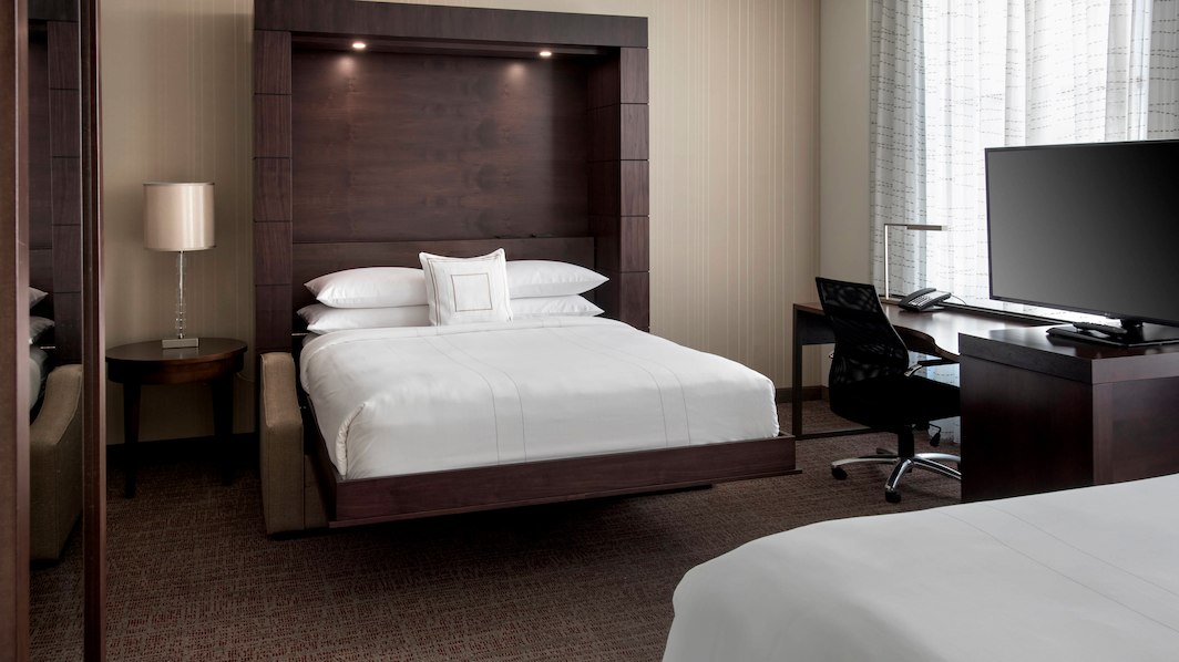 chirl-suite-7870-hor-wide.jpg