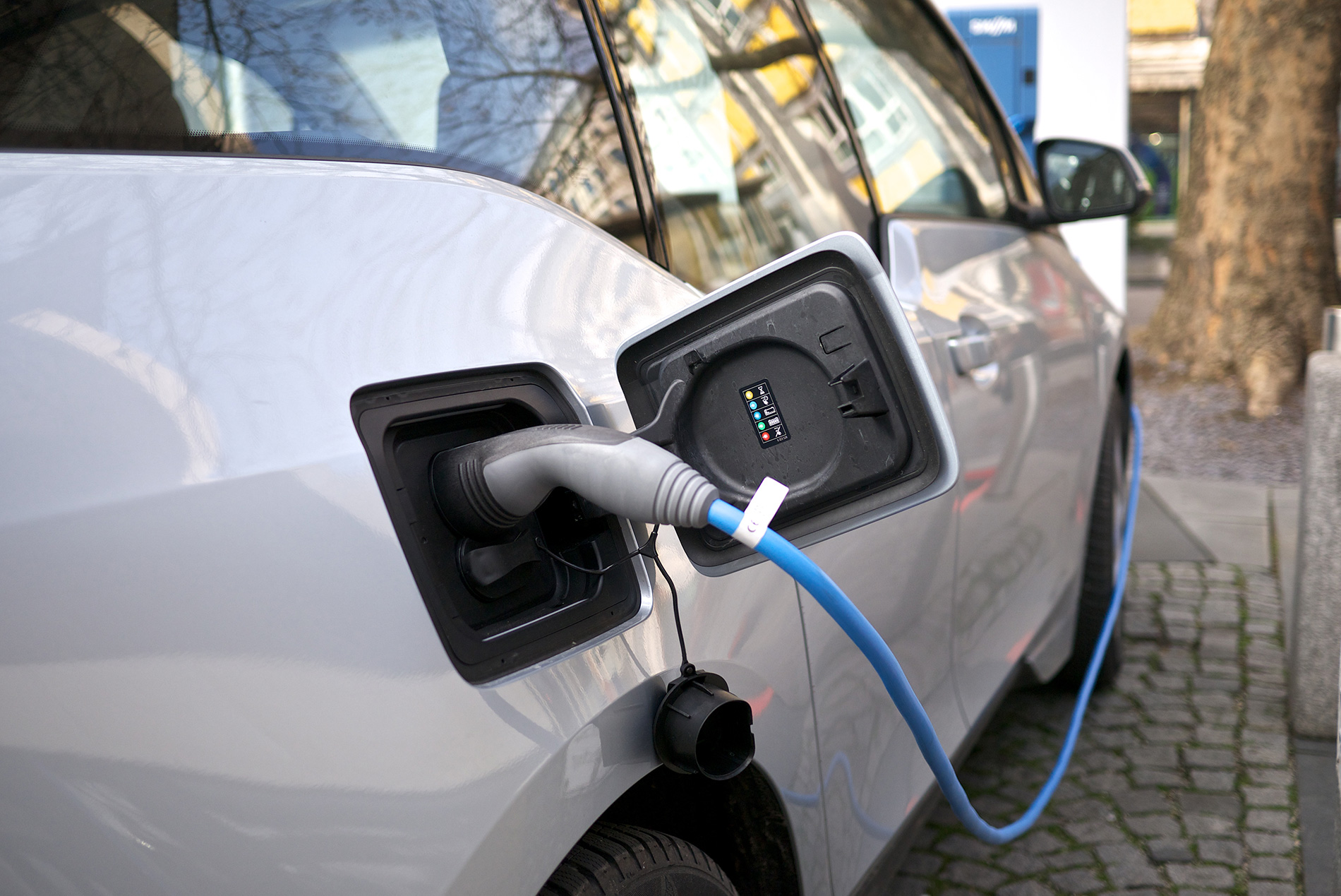 BMW_i3_charging_port.jpg