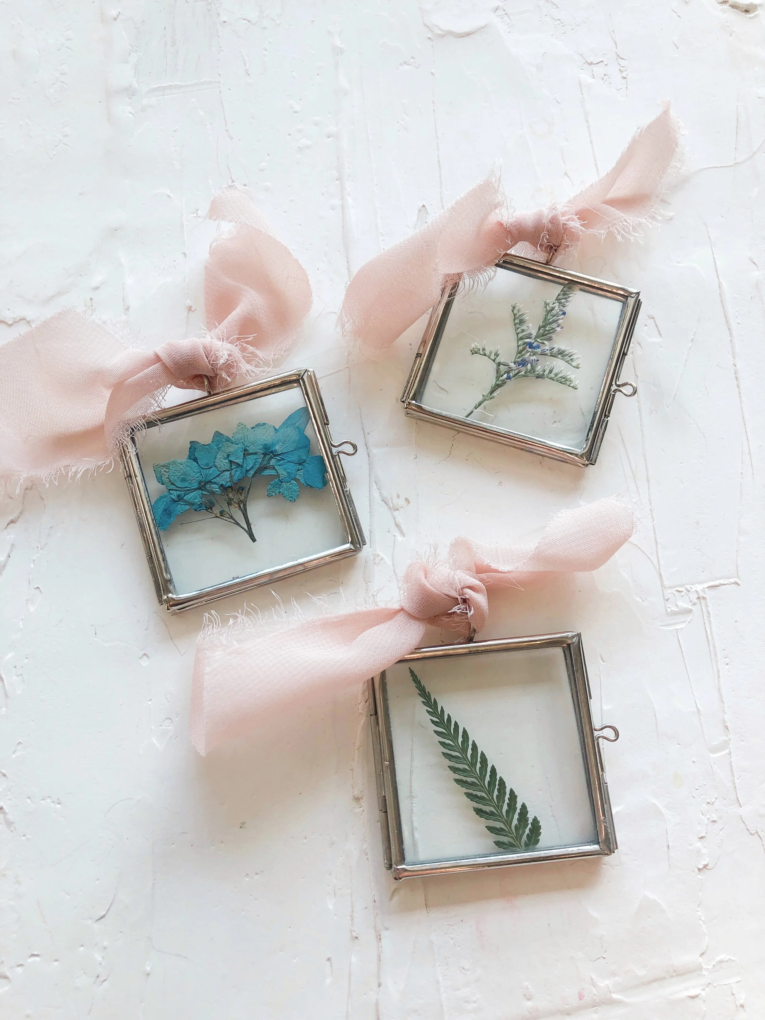 44E8C221-F3F7-4B05-A1DF-579F8CF88B4A