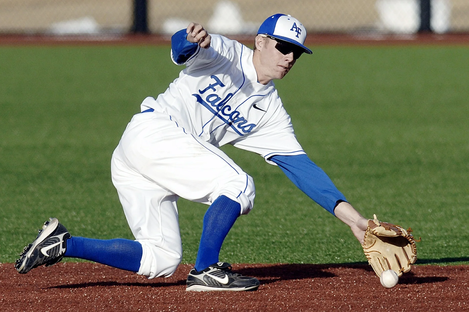 baseball-player-582366_1920.jpg